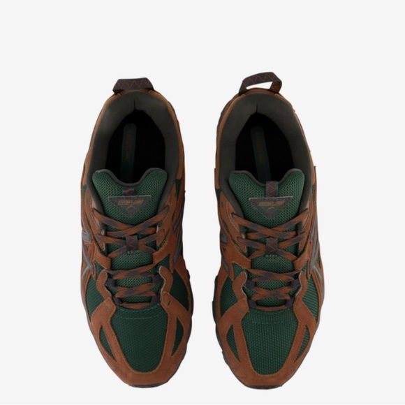 New balance shoes. Fits a size 7-7.5 women - Picture 6 of 8